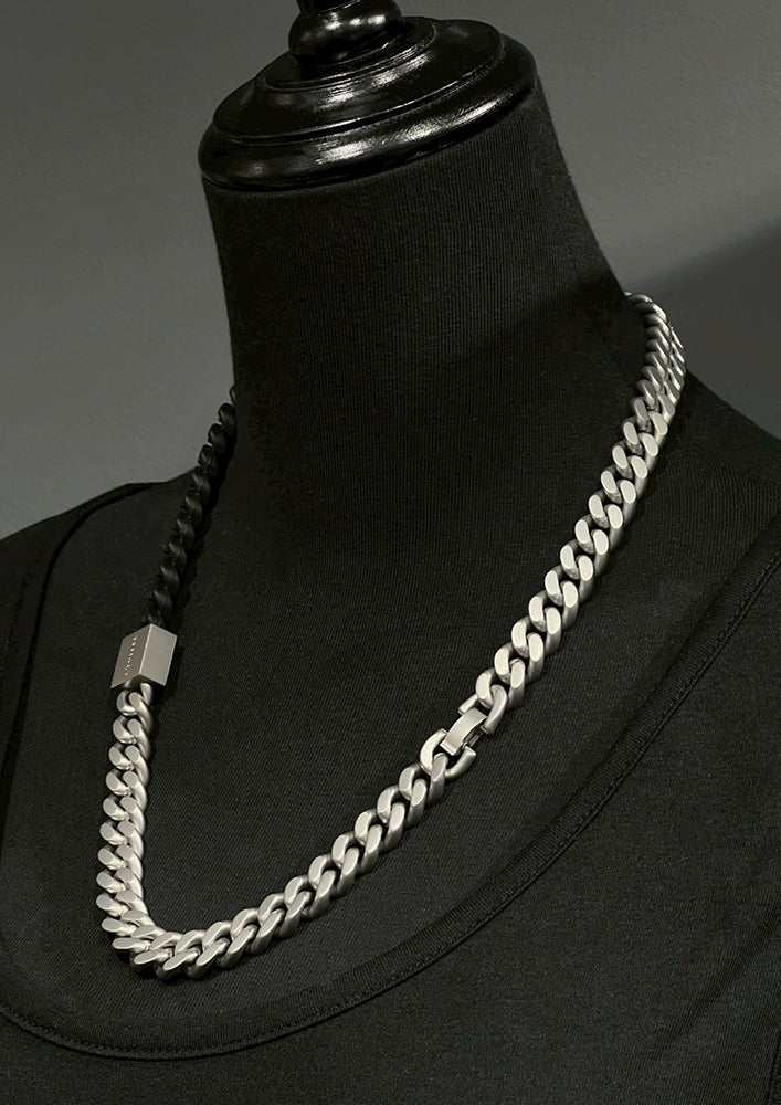 Rubber × Stainless chain necklace