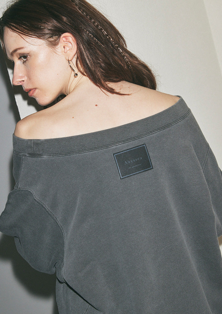 Juemi×Abyssea】Loose Neck Pigment Dyed Sweat｜Abyssea 公式通販サイト