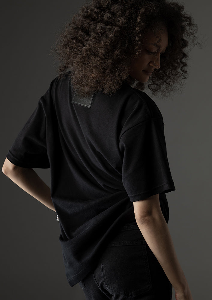 Shoulder chain T shirts