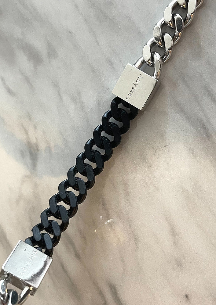 Rubber × alloy chain bracellet