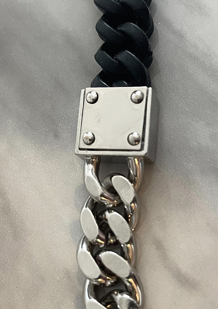 Rubber × alloy chain bracellet